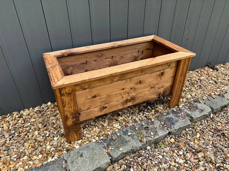 Prestbury Freestanding Garden Planter – Redwood Finish by Charles Taylor