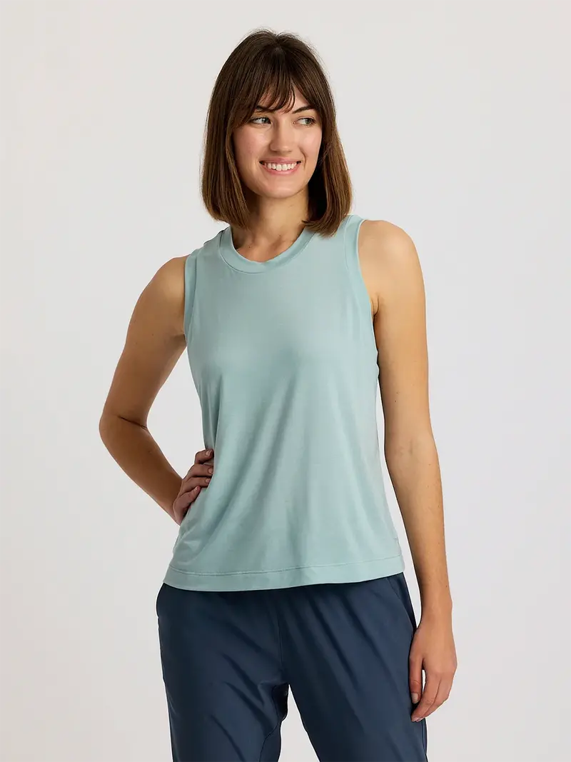 Women’s Elevate Lightweight Sleeveless Top